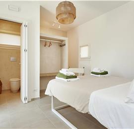 4 bedroom villa with pool, Castellammare del Golfo, sleeps 8-10